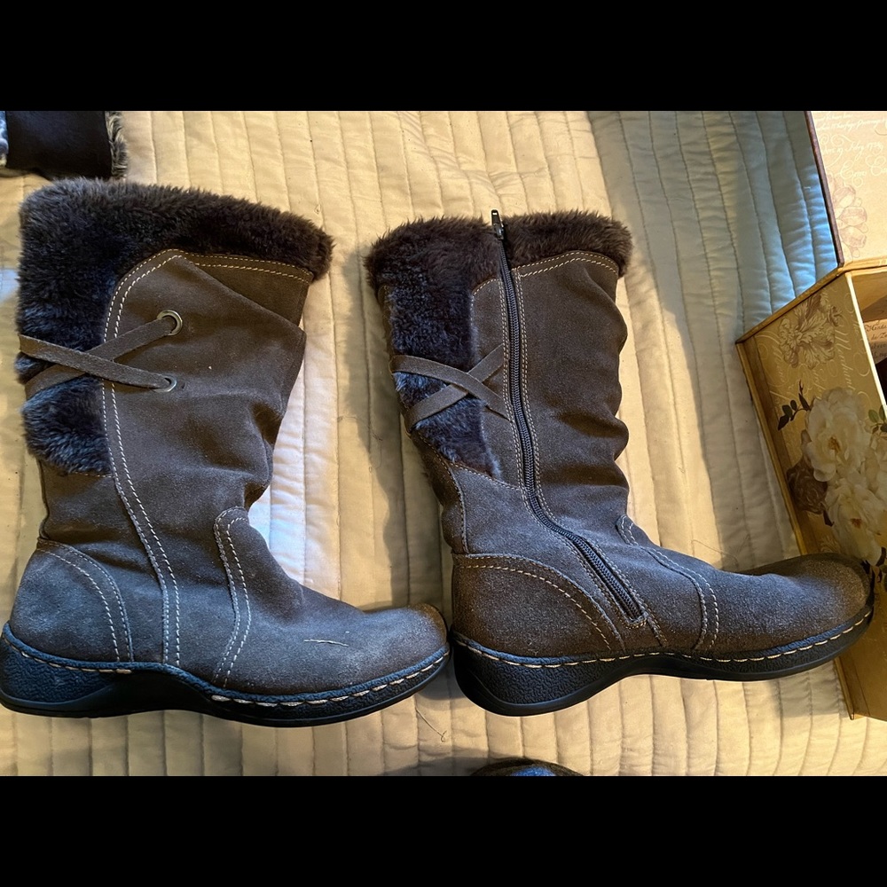 Fur boots